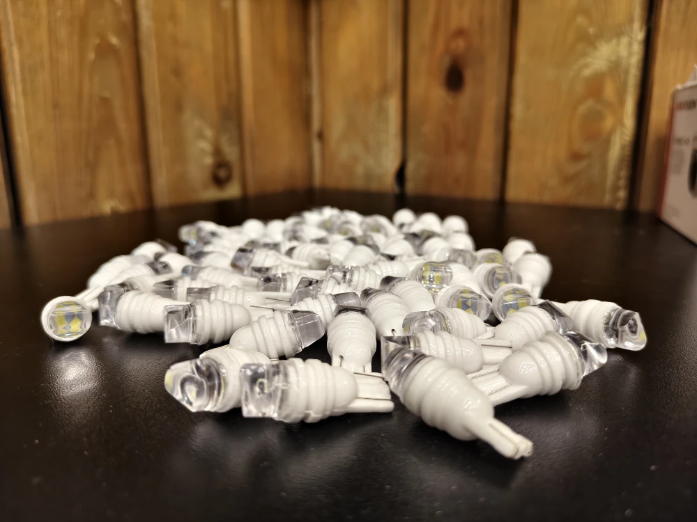 لمبه ليد w5w (بالواحده)